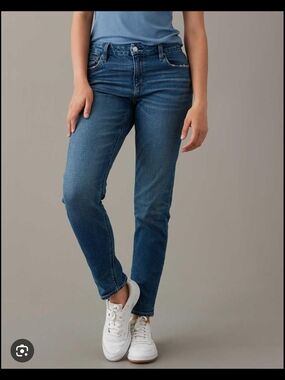 American Eagle Outfitters Straight Leg Jeans in Medium Blue